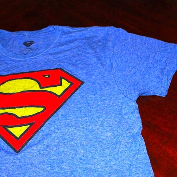 Superman Logo Tee β Size M - Picture 2 of 5